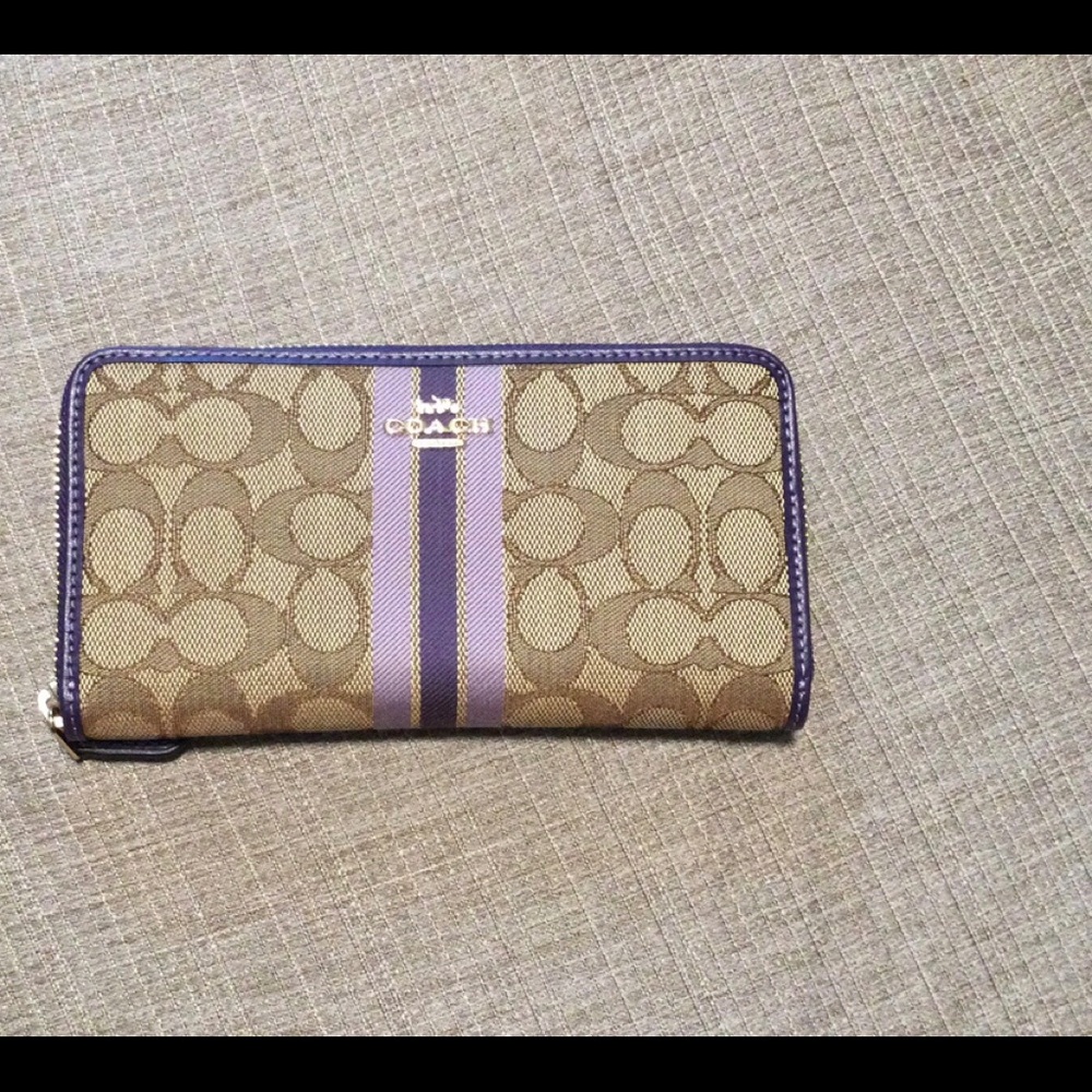 COACH F39139 Accordion Zip Wallet Jacquard Stripe